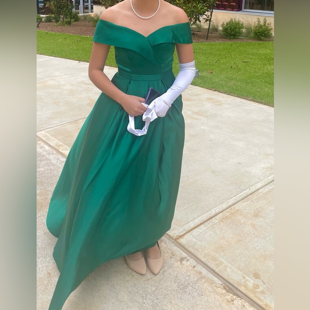 JJs House dress A-line off shoulder. Satin green Size 2